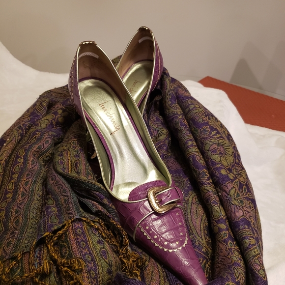 Shoes - Picture 4 of 4